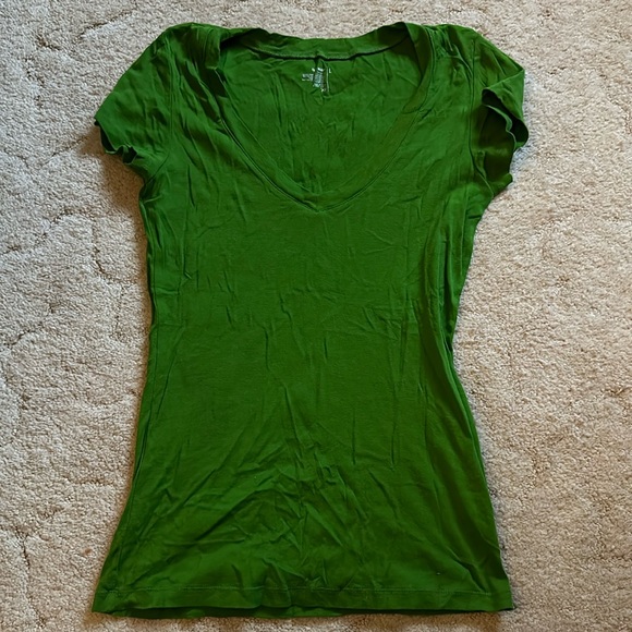 Old Navy size Large Green Short Sleeve Tee - Picture 3 of 5